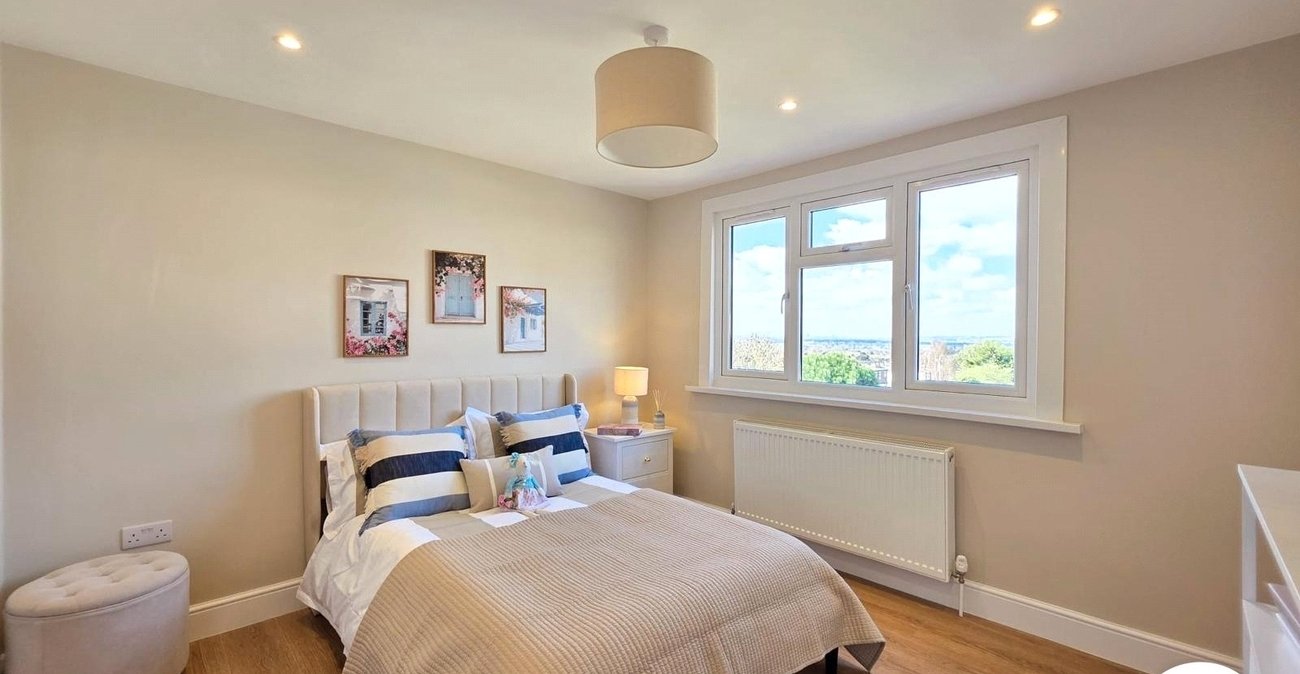 5 bedroom house for sale in London | Robinson Jackson