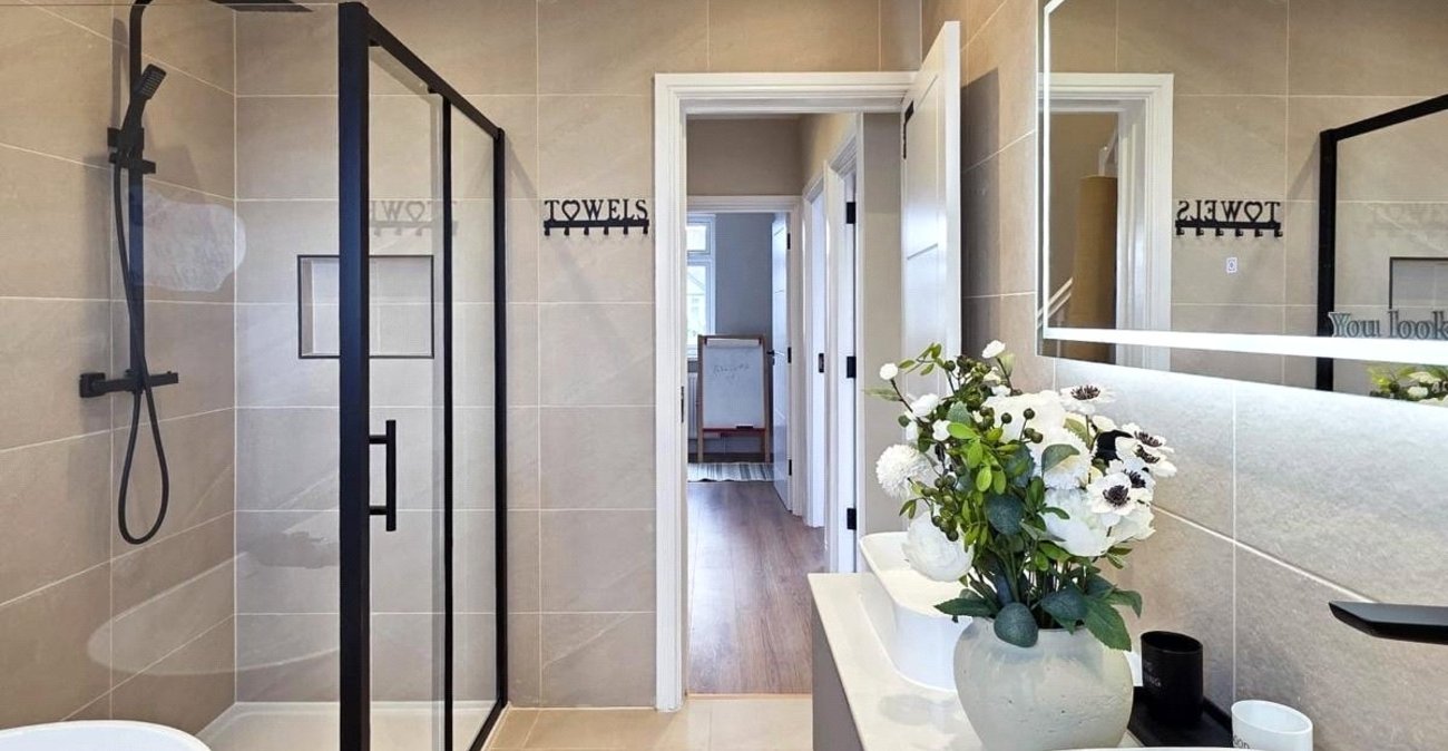 5 bedroom house for sale in London | Robinson Jackson