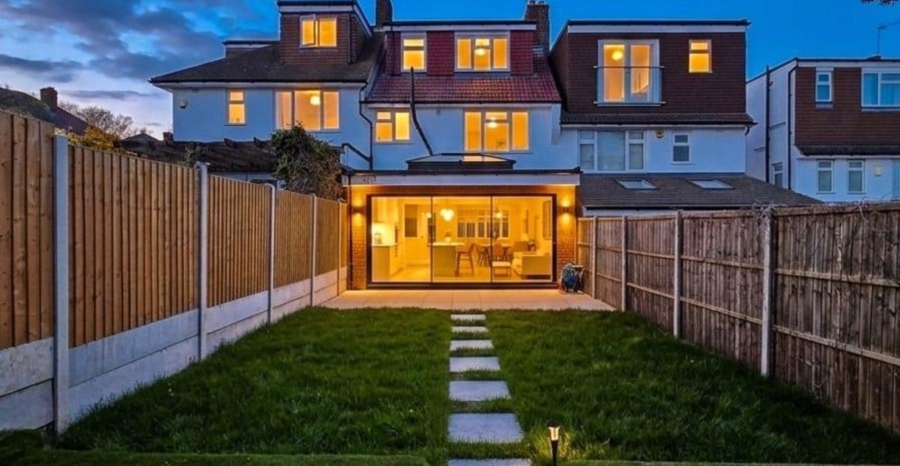 5 bedroom house for sale in London | Robinson Jackson