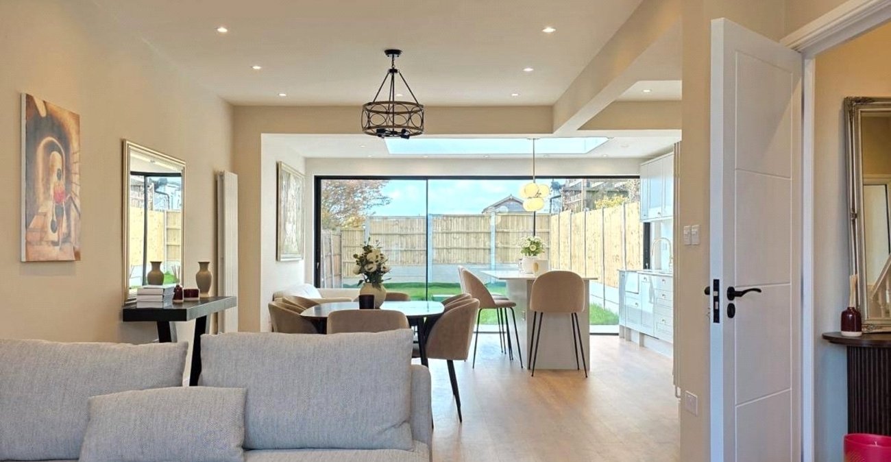 5 bedroom house for sale in London | Robinson Jackson