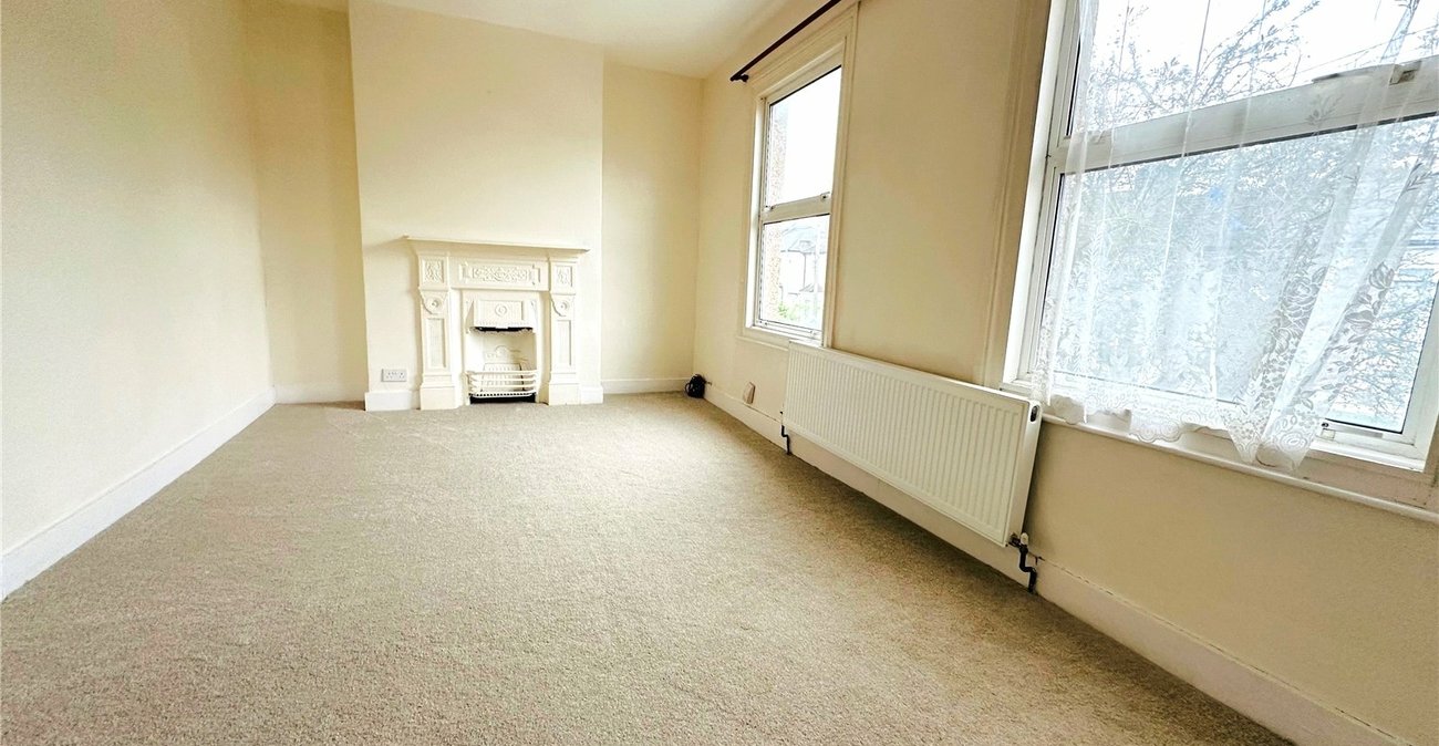 2 bedroom house for sale in Catford | Robinson Jackson