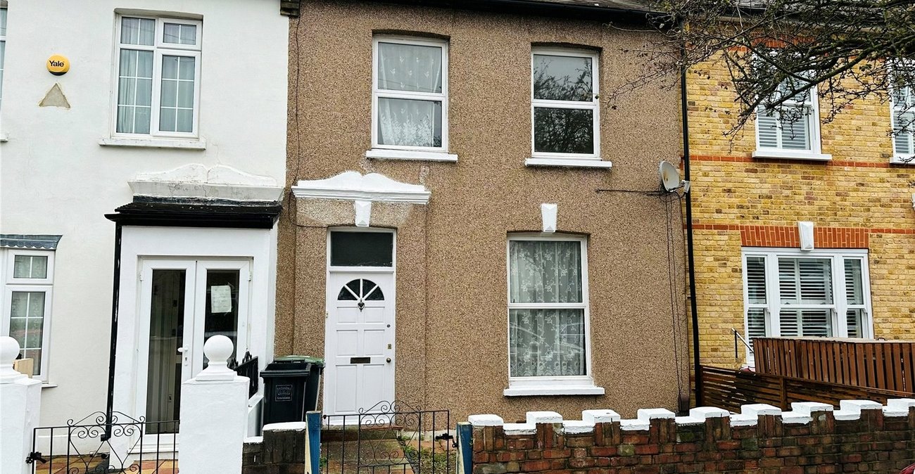 2 bedroom house for sale in Catford | Robinson Jackson