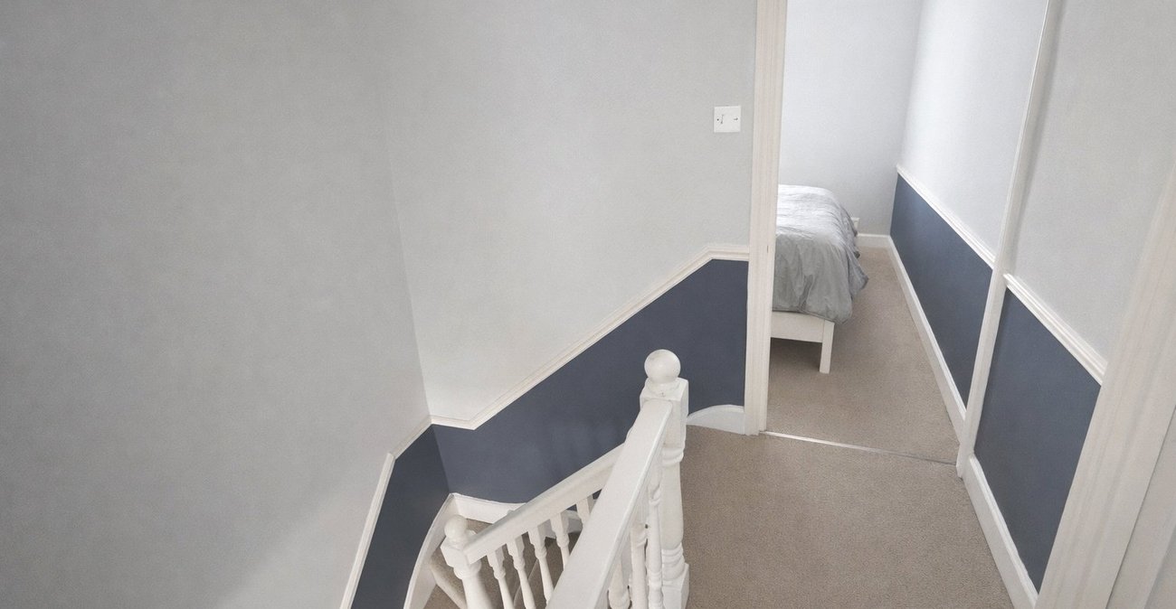 3 bedroom house for sale in London | Robinson Jackson