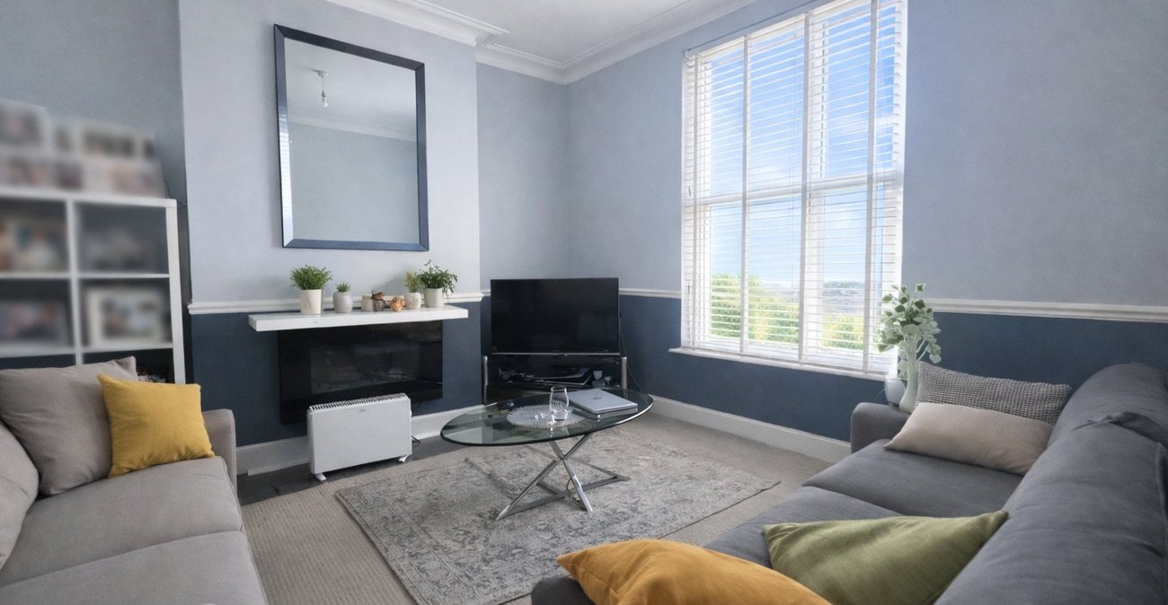 3 bedroom house for sale in London | Robinson Jackson