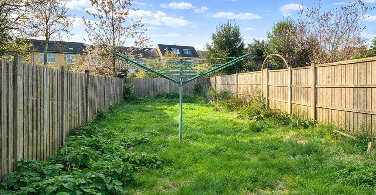 3 bedroom house for sale in London | Robinson Jackson