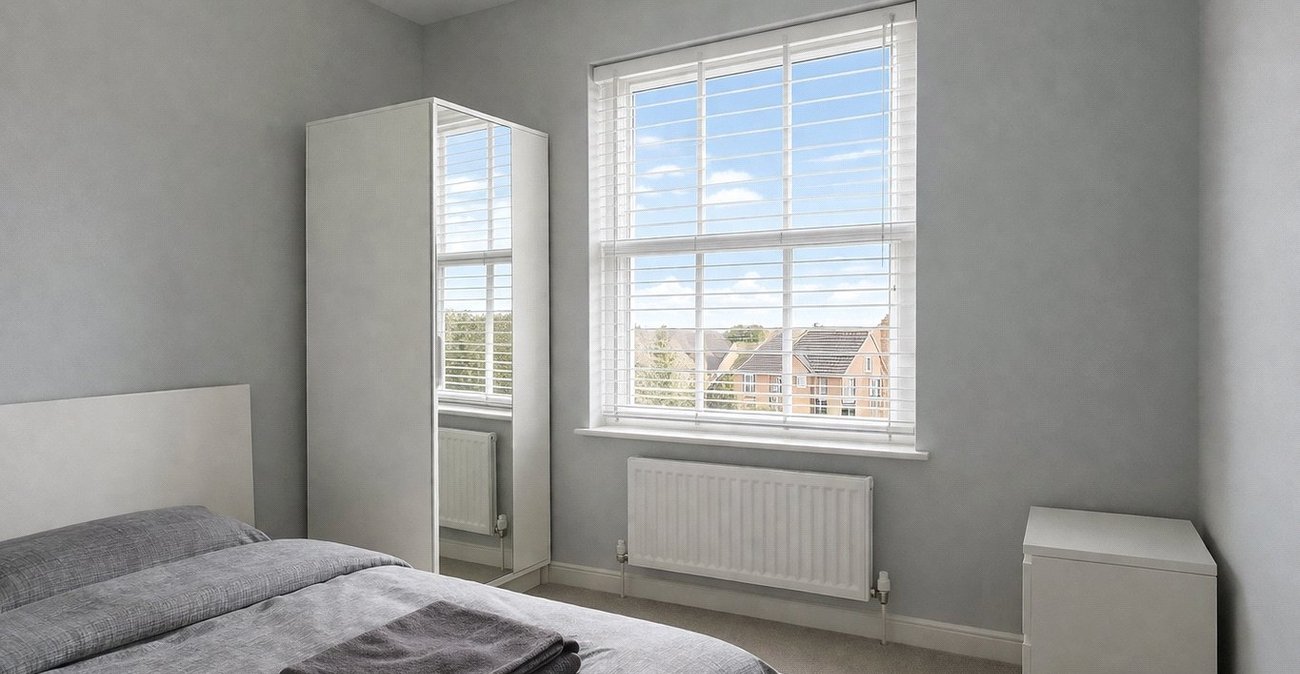 3 bedroom house for sale in London | Robinson Jackson