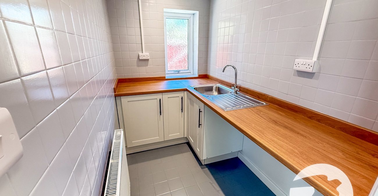 6 bedroom house for sale in London | Robinson Jackson