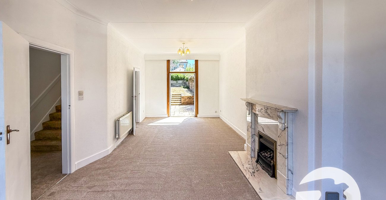 6 bedroom house for sale in London | Robinson Jackson