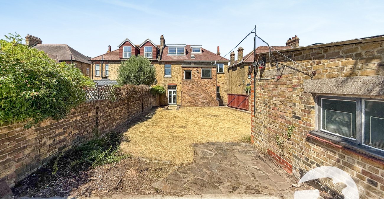 6 bedroom house for sale in London | Robinson Jackson