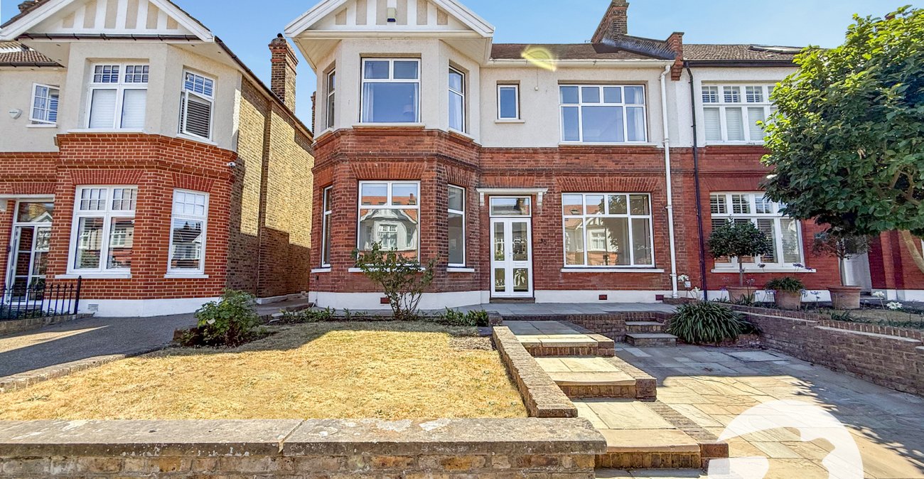 6 bedroom house for sale in London | Robinson Jackson