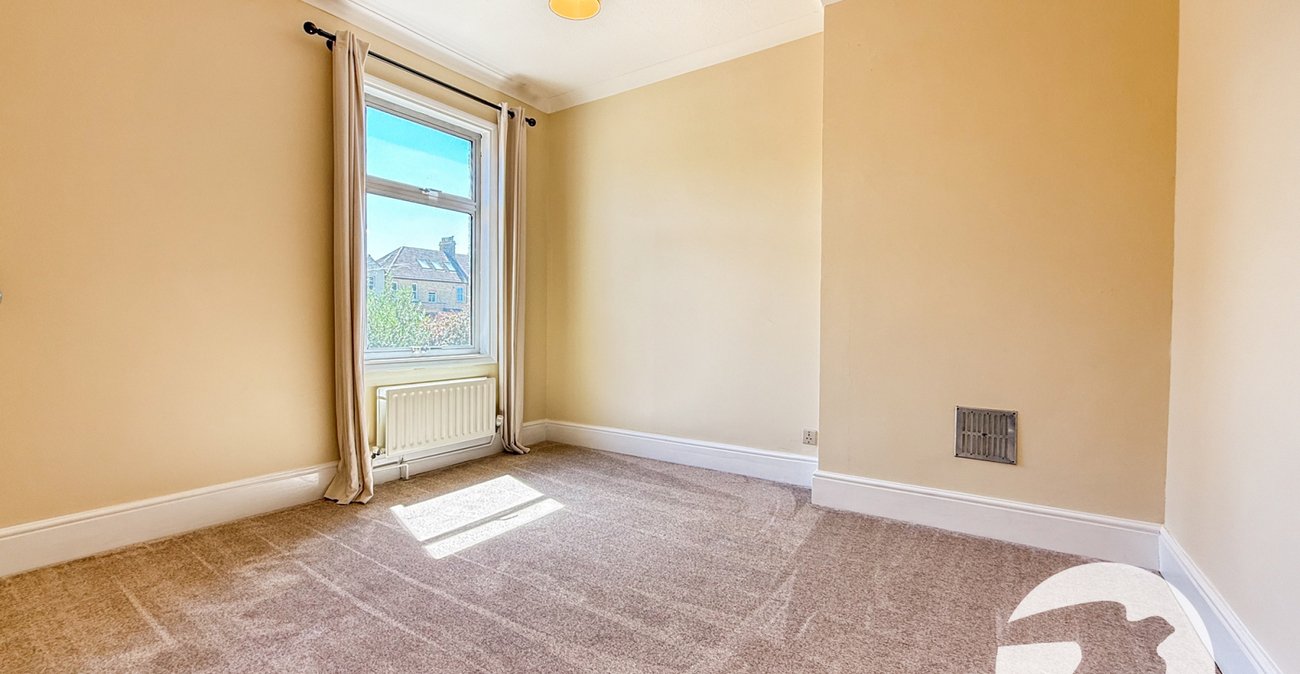 6 bedroom house for sale in London | Robinson Jackson