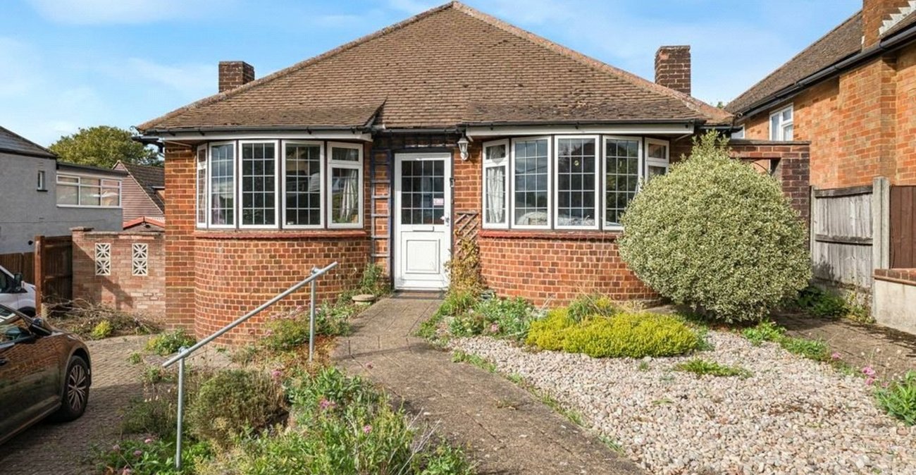 2 bedroom bungalow for sale in Green Street Green | Robinson Jackson