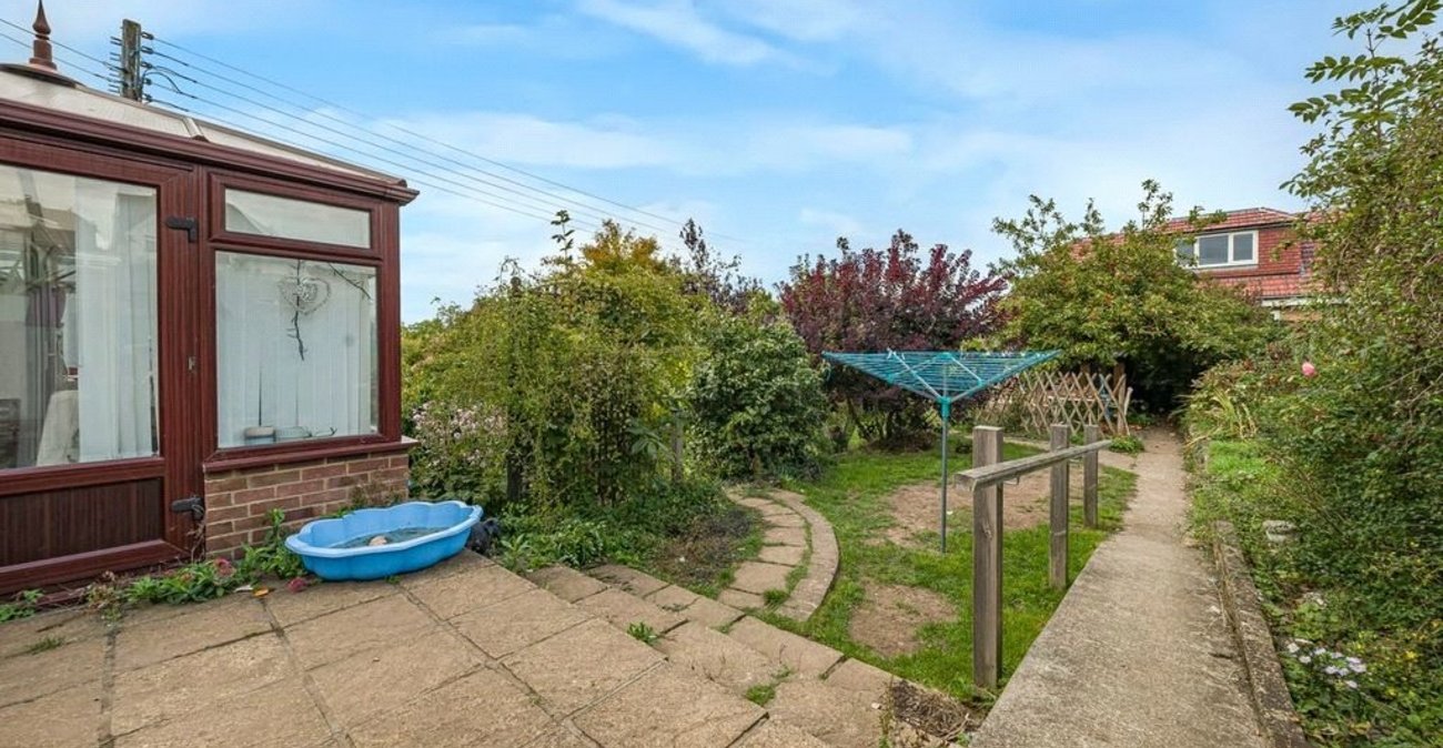 2 bedroom bungalow for sale in Green Street Green | Robinson Jackson