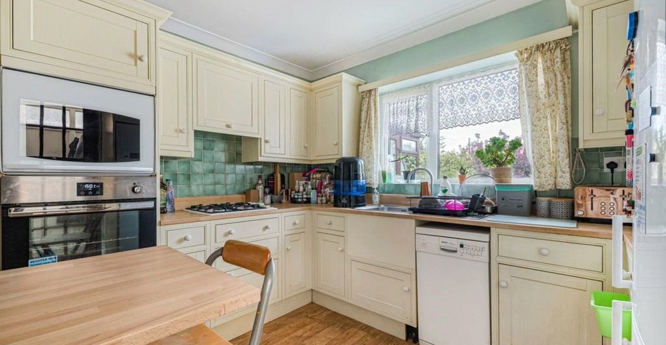 2 bedroom bungalow for sale in Green Street Green | Robinson Jackson