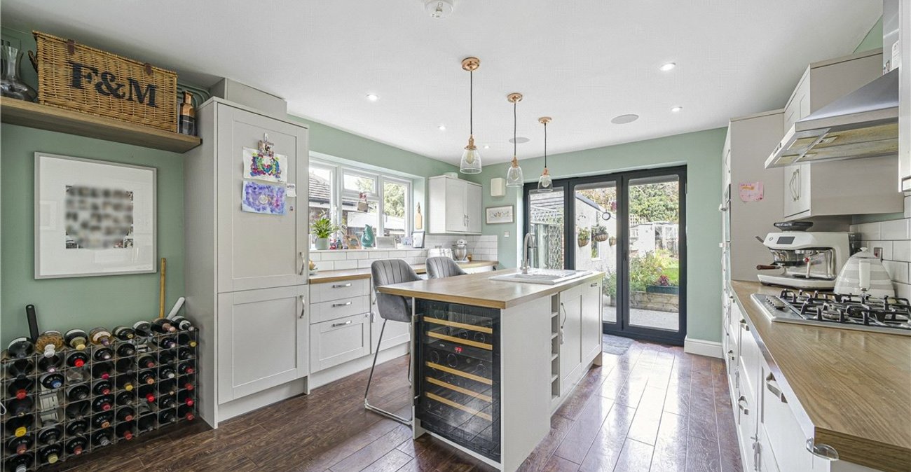 4 bedroom bungalow for sale in Green Street Green | Robinson Jackson