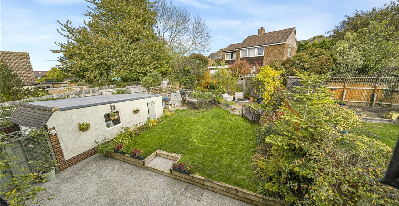 4 bedroom bungalow for sale in Green Street Green | Robinson Jackson