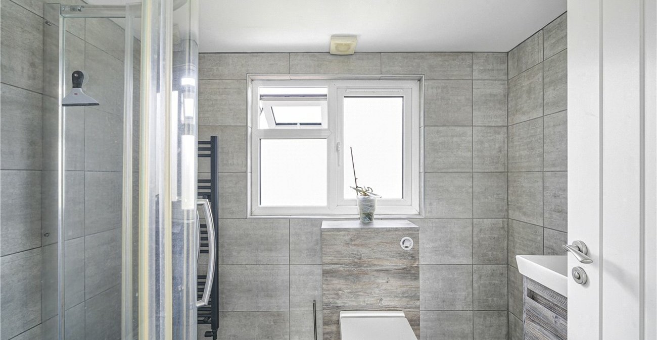 4 bedroom bungalow for sale in Green Street Green | Robinson Jackson