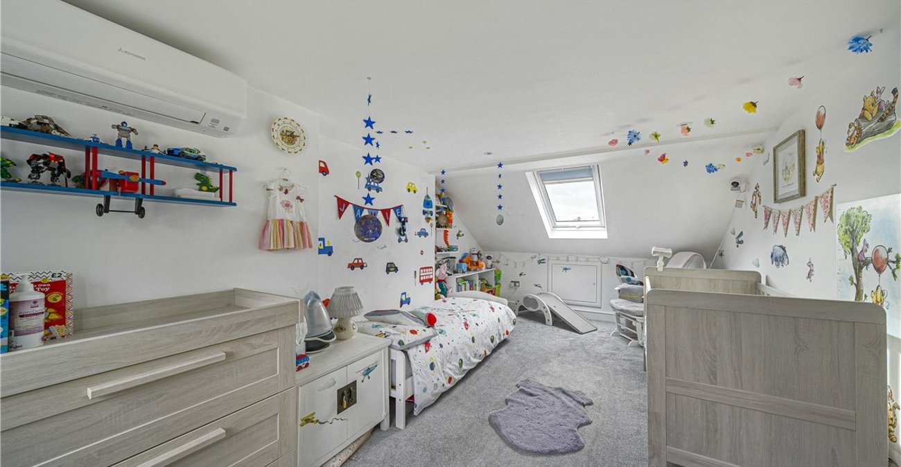 4 bedroom bungalow for sale in Green Street Green | Robinson Jackson