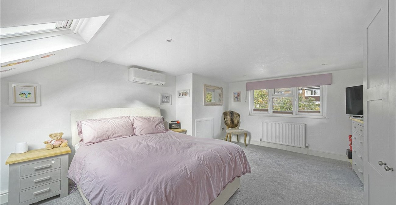 4 bedroom bungalow for sale in Green Street Green | Robinson Jackson