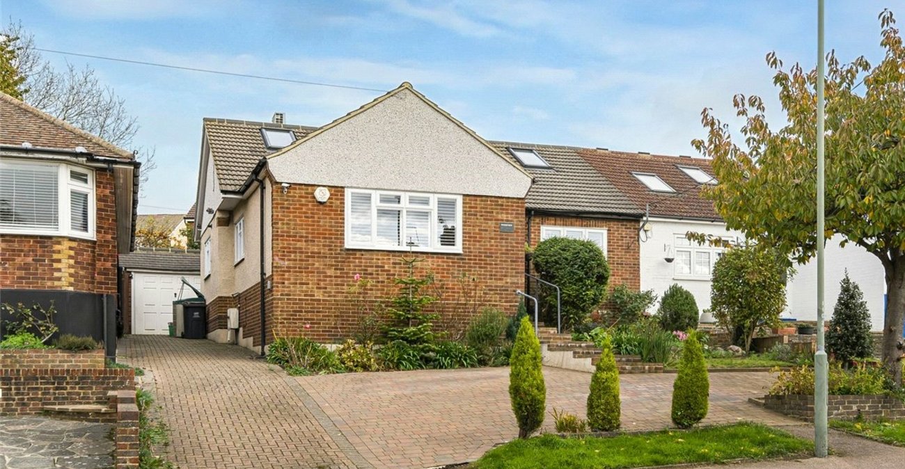 4 bedroom bungalow for sale in Green Street Green | Robinson Jackson