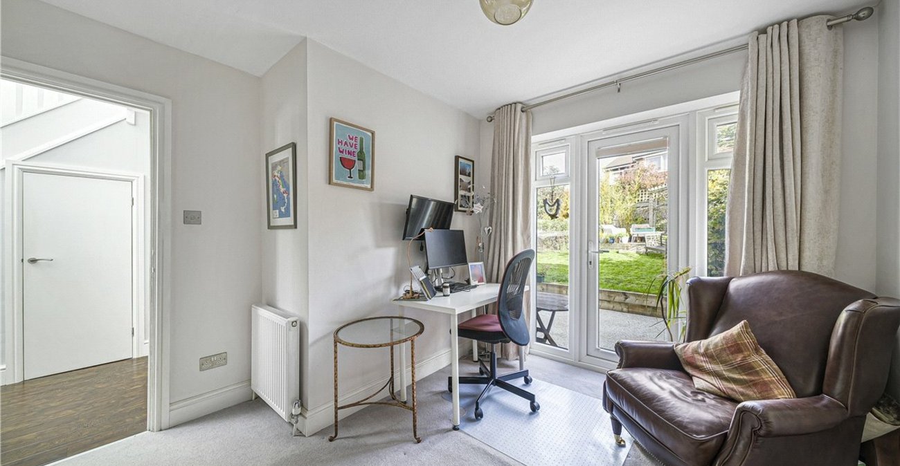 4 bedroom bungalow for sale in Green Street Green | Robinson Jackson