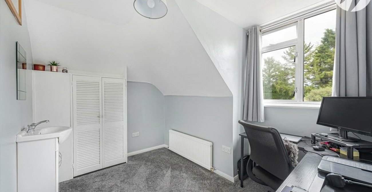 5 bedroom property for sale in Orpington | Robinson Jackson