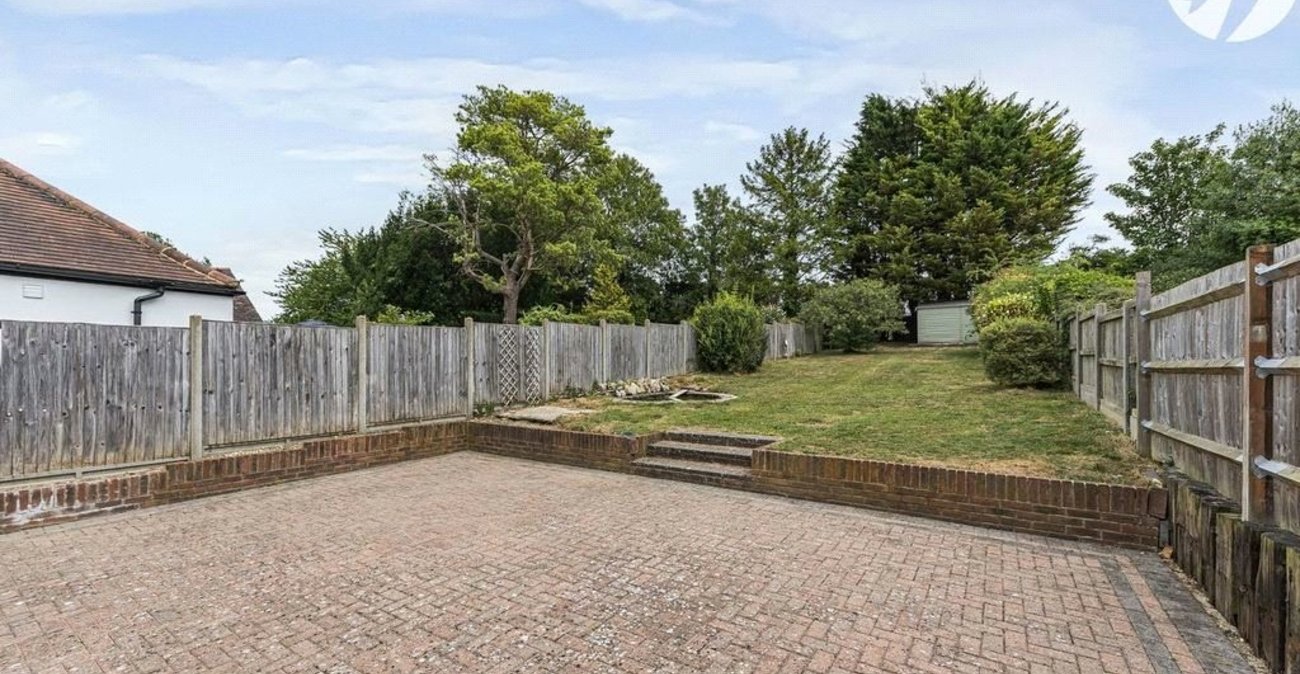 5 bedroom property for sale in Orpington | Robinson Jackson