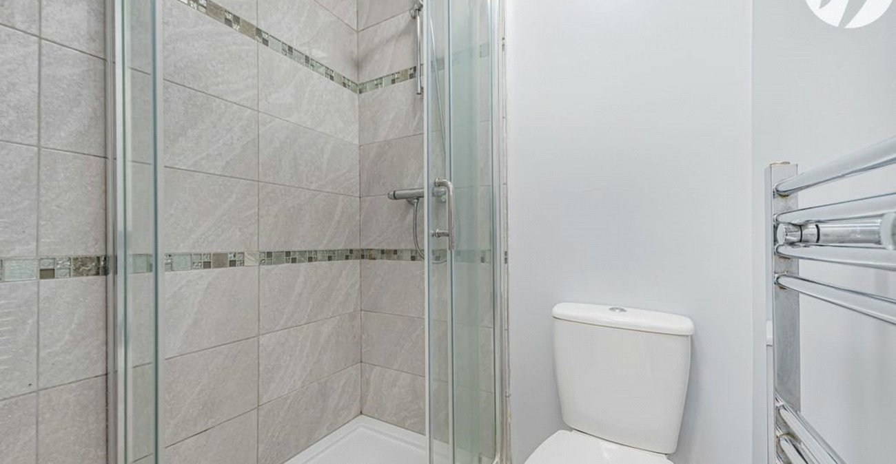 5 bedroom property for sale in Orpington | Robinson Jackson