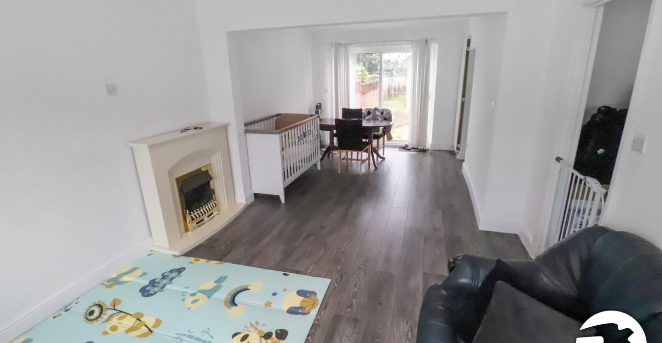 3 bedroom house for sale in London | Robinson Jackson