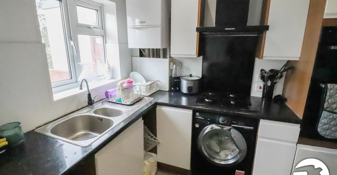 3 bedroom house for sale in London | Robinson Jackson