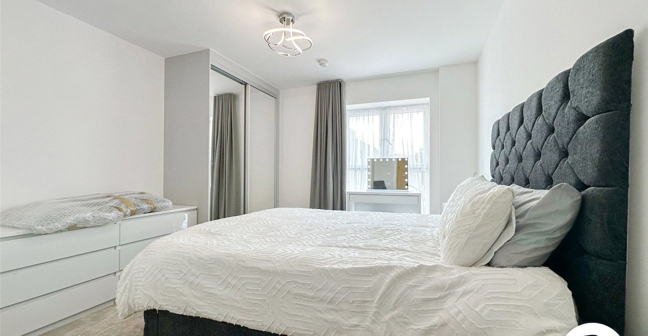2 bedroom property for sale in Rochester | Robinson Michael & Jackson