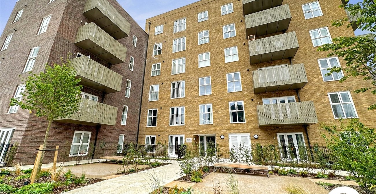 2 bedroom property for sale in Rochester | Robinson Michael & Jackson