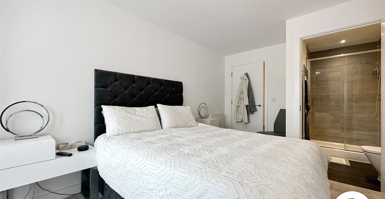 2 bedroom property for sale in Rochester | Robinson Michael & Jackson