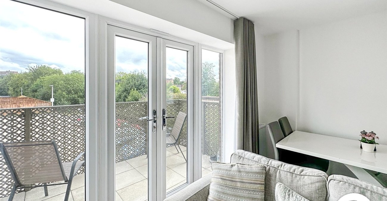 2 bedroom property for sale in Rochester | Robinson Michael & Jackson