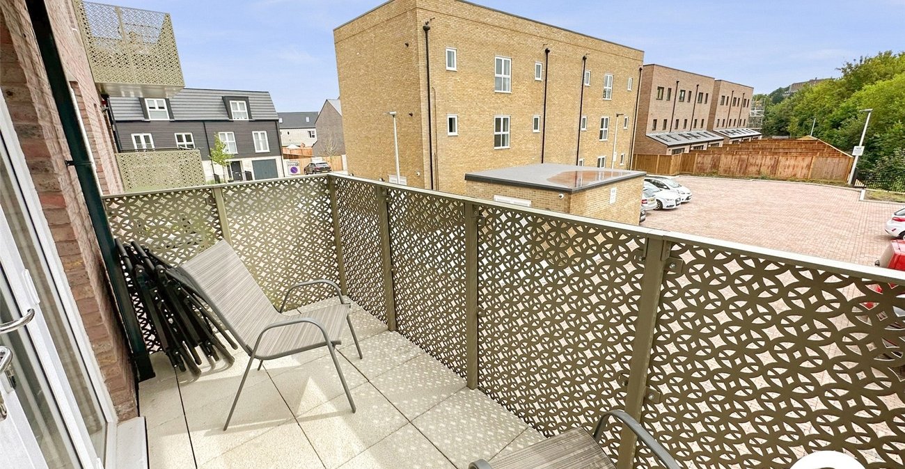 2 bedroom property for sale in Rochester | Robinson Michael & Jackson