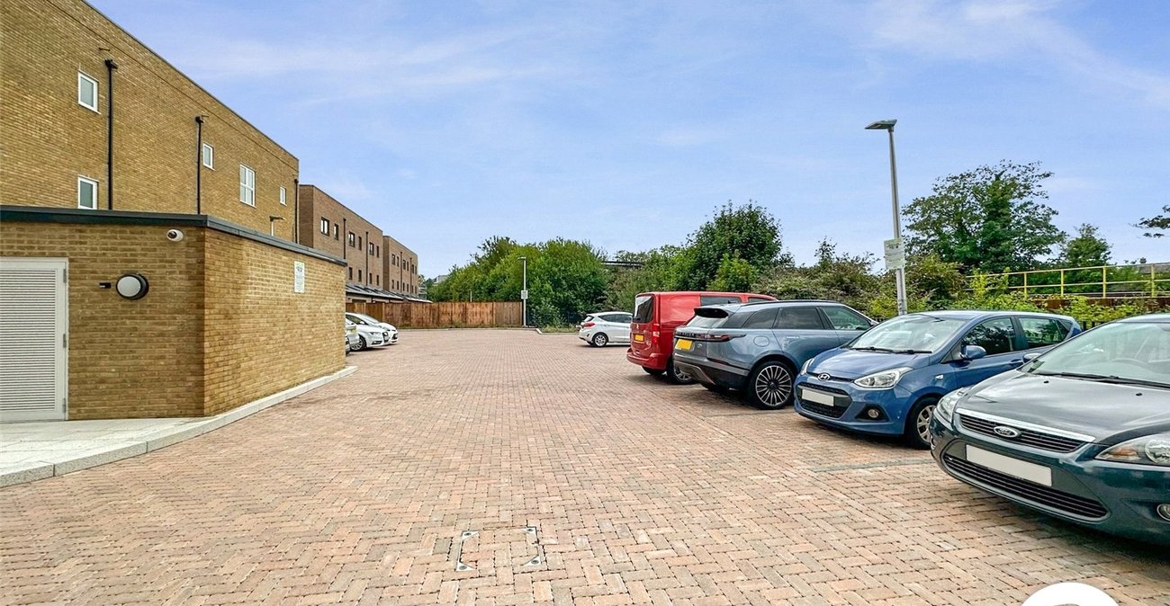 2 bedroom property for sale in Rochester | Robinson Michael & Jackson