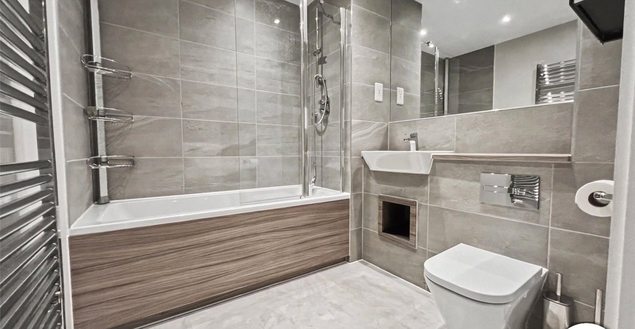 2 bedroom property for sale in Rochester | Robinson Michael & Jackson