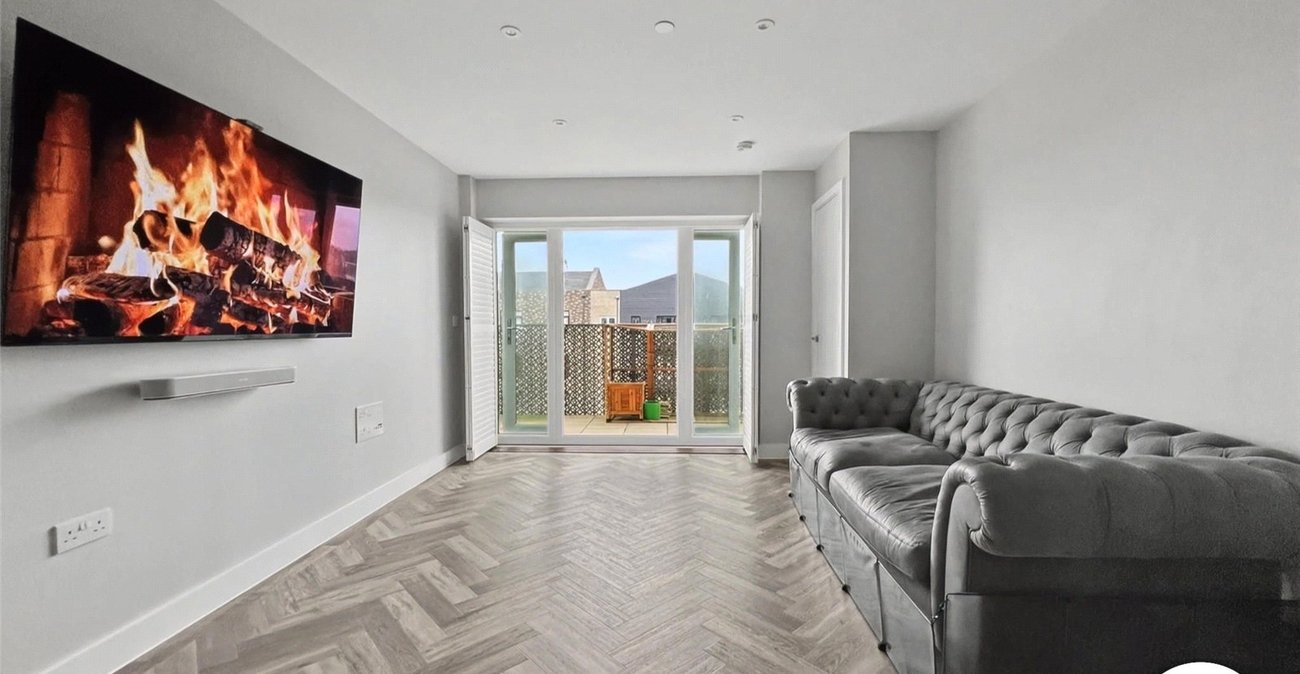 2 bedroom property for sale in Rochester | Robinson Michael & Jackson