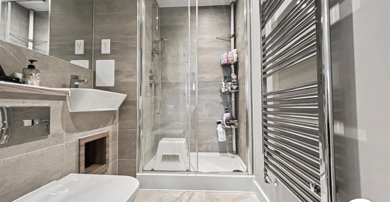 2 bedroom property for sale in Rochester | Robinson Michael & Jackson