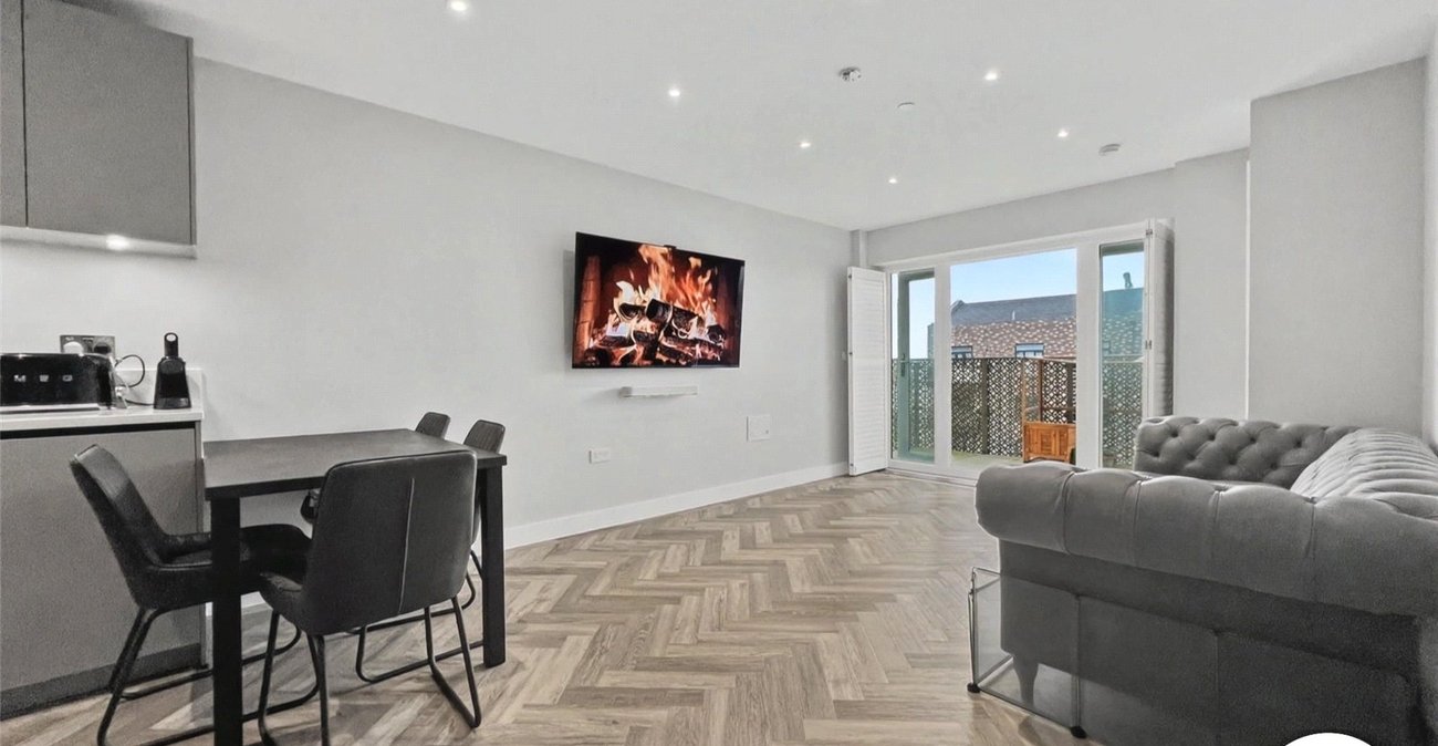 2 bedroom property for sale in Rochester | Robinson Michael & Jackson