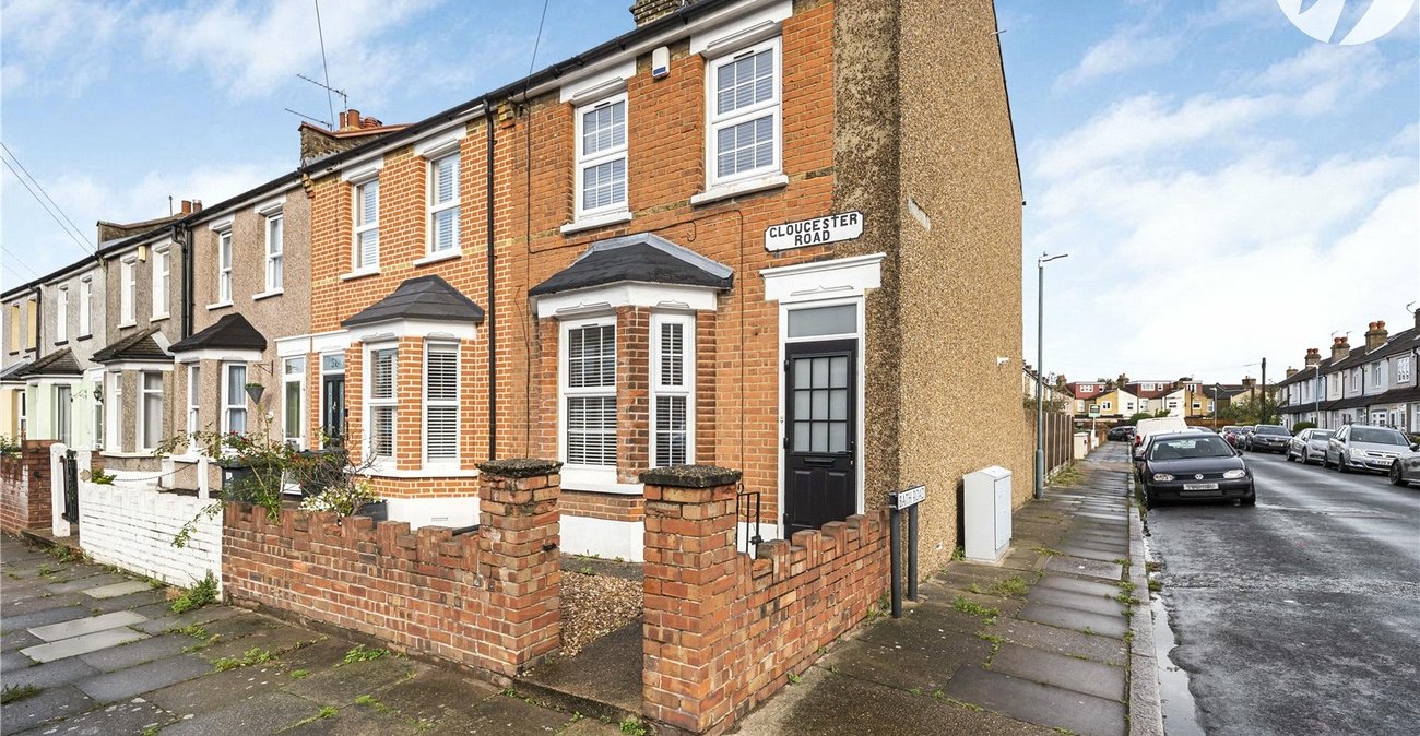 3 bedroom house for sale in West Dartford | Robinson Jackson