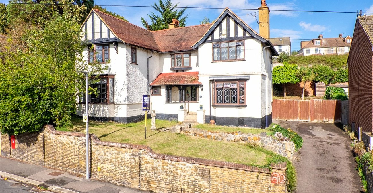 4 bedroom house for sale in Rochester | Robinson Michael & Jackson