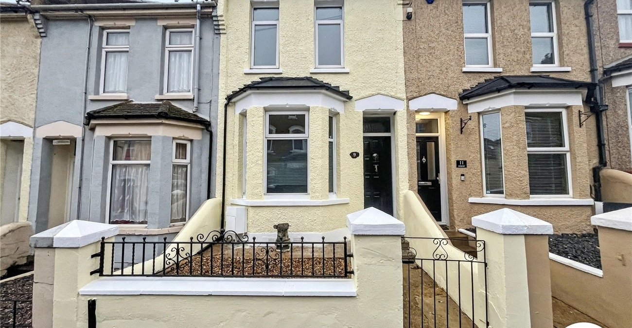 3 bedroom house for sale in Rochester | Robinson Michael & Jackson