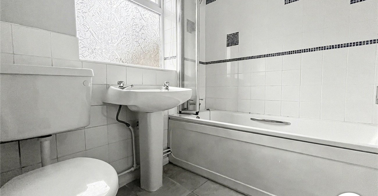 3 bedroom house for sale in Rochester | Robinson Michael & Jackson