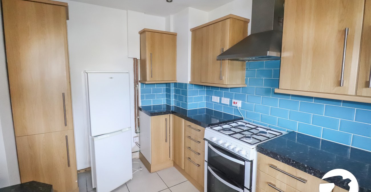 3 bedroom property for sale in London | Robinson Jackson