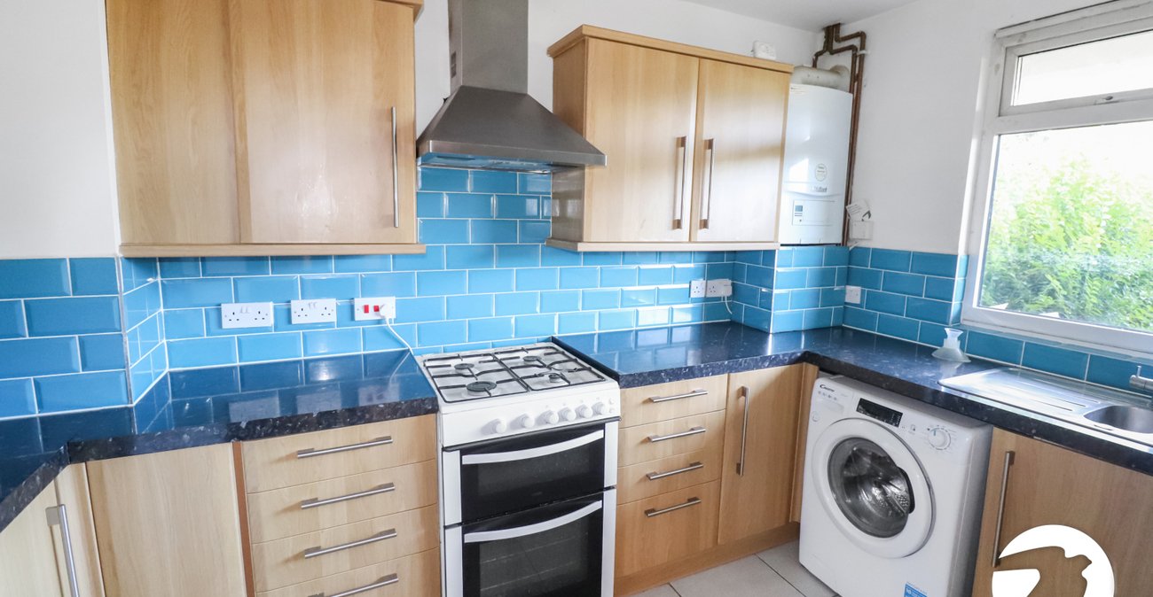 3 bedroom property for sale in London | Robinson Jackson