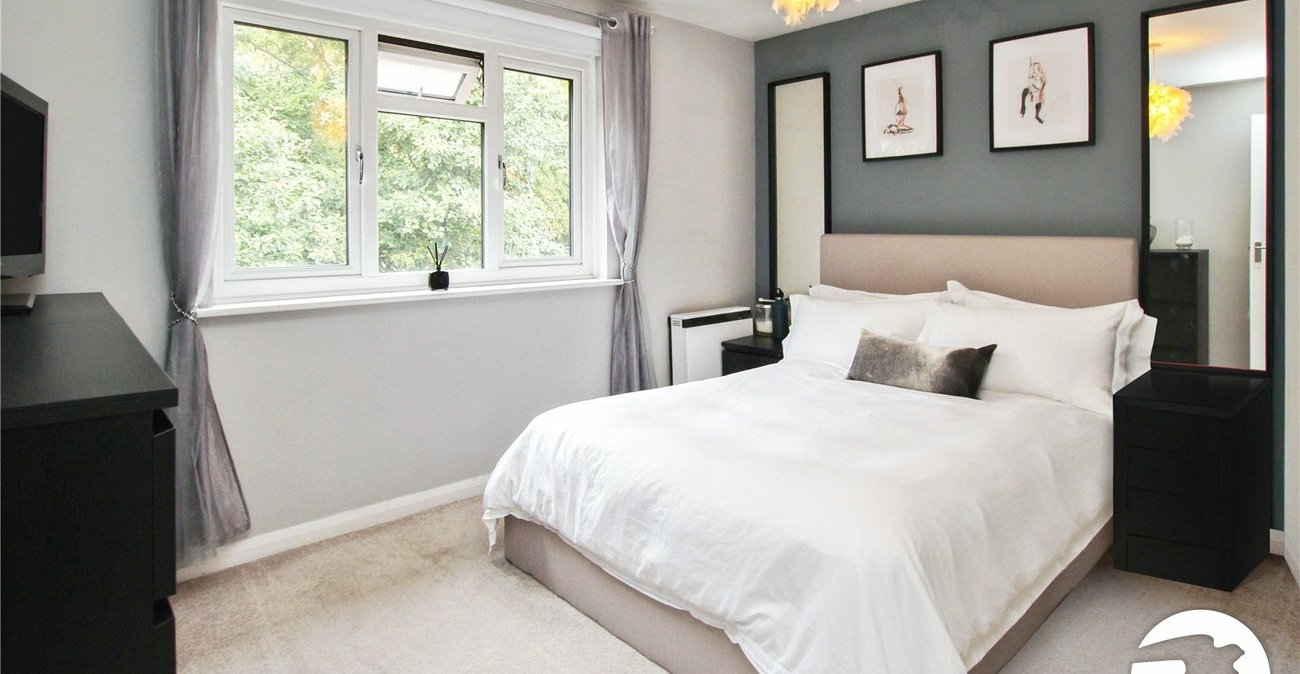 2 bedroom house for sale in Thamesmead | Robinson Jackson