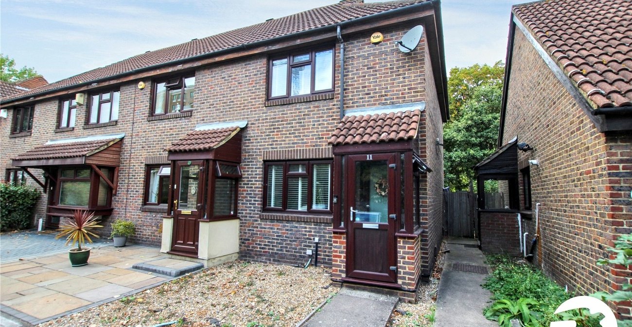 2 bedroom house for sale in Thamesmead | Robinson Jackson