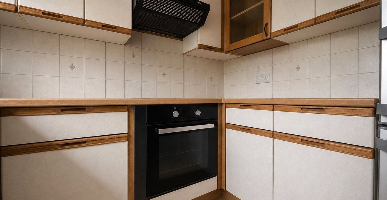 2 bedroom property for sale in Thamesmead | Robinson Jackson