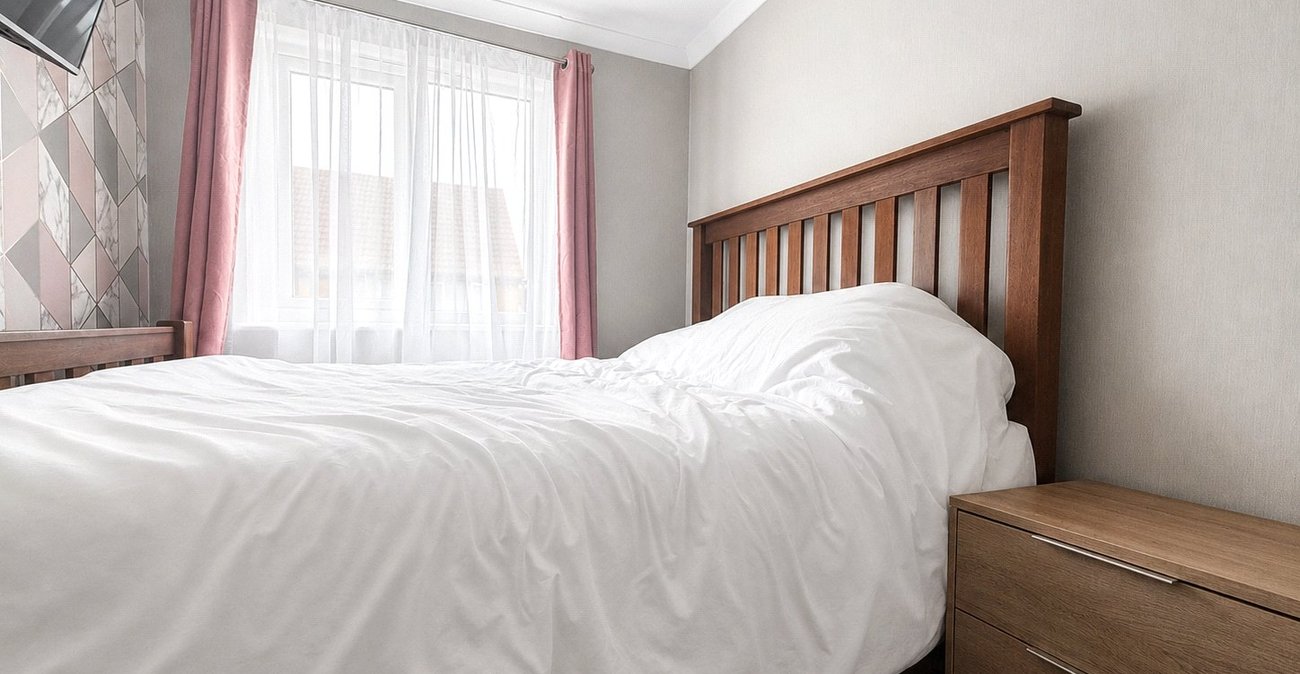 2 bedroom property for sale in Thamesmead | Robinson Jackson